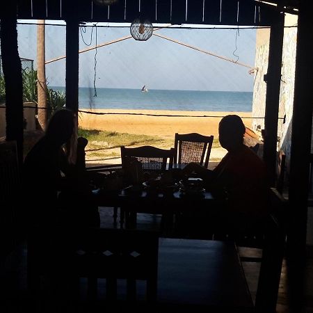 Отель The Sea House Kudapaduwa Экстерьер фото